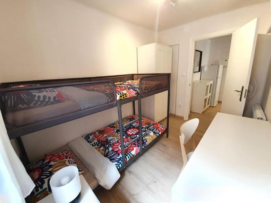 Acogedor Piso En El Centro De Sabinanigo Lejlighed Eksteriør billede
